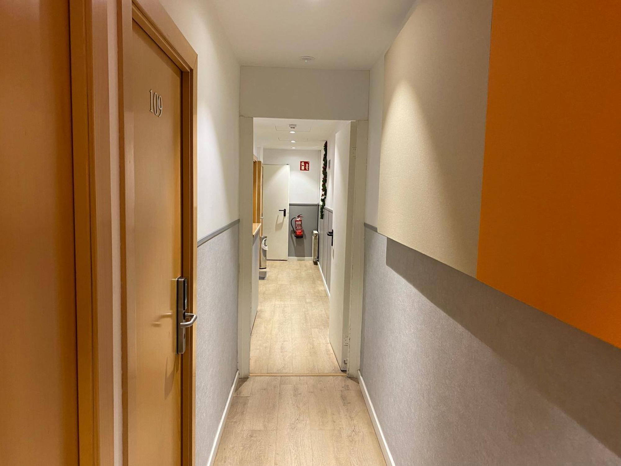 Hostal Bestprice Barcelona Stadium Kültér fotó